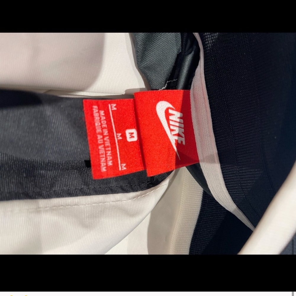 Nike Jacket - Picture 4 of 4